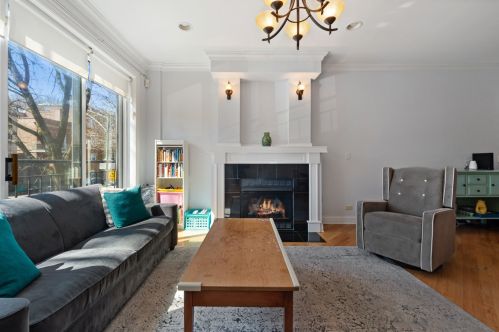 2510 Iowa St, Chicago, IL 60622-4502