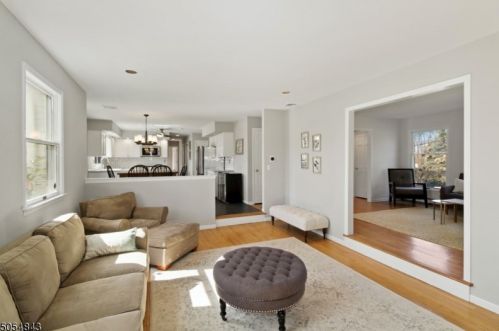 9 Fox Chase Rd, Parsippany NJ 07834-3001 exterior