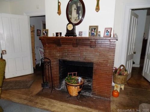 30 Whiting Ave, Torrington, CT 06790-4921