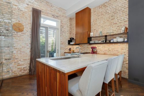 2220 Potomac Ave, Chicago IL 60651-1854 exterior