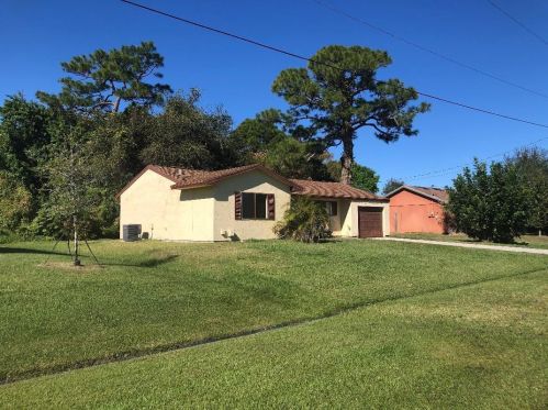 2066 Parrot St, Fort Pierce, FL 34952-6757