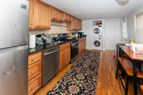 442 4 St, Boston MA 02127-2653 exterior