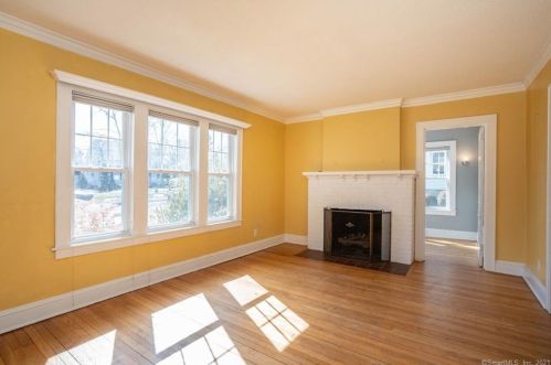 566 Park Rd, Hartford CT 06119-1749 exterior