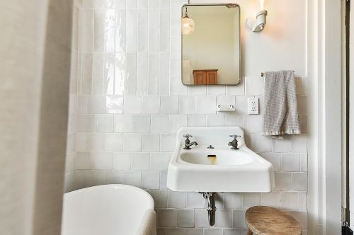 1426 Chateau St, Pittsburgh PA 15233-1242 exterior