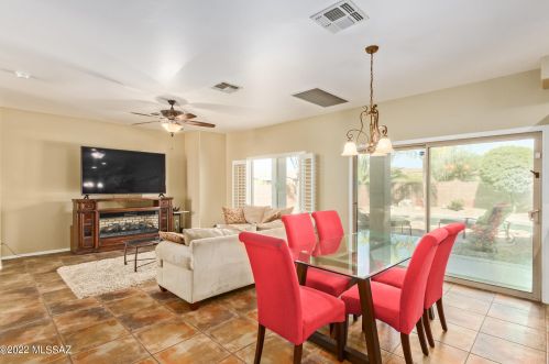 11779 Mesquite Holw Dr, Tucson AZ 85737-7350 exterior