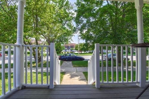 708 Chestnut St, Springfield MA 01103-1707 exterior