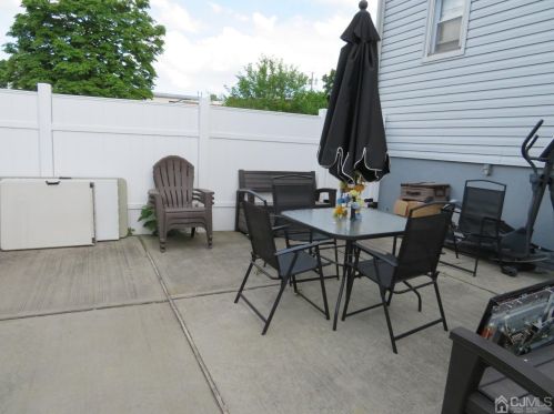 428 Smt Ave, Perth Amboy NJ 08861-2032 exterior