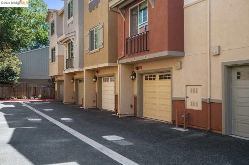 1250 Detroit Ave, Concord CA 94520-3619 exterior