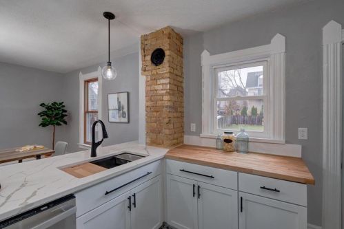 1418 Jenifer St, Madison WI  53703-3719 exterior