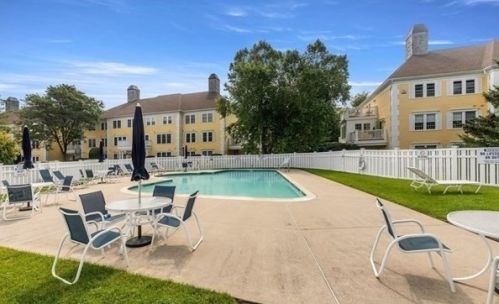 1 Riverview Blvd, Methuen MA  01844-6026 exterior