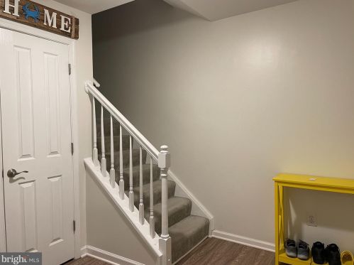 2454 Garnett Dr, Alexandria VA  22311-4908 exterior