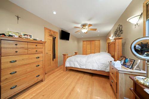 6129 Mcvicker Ave, Chicago IL 60638-4325 exterior