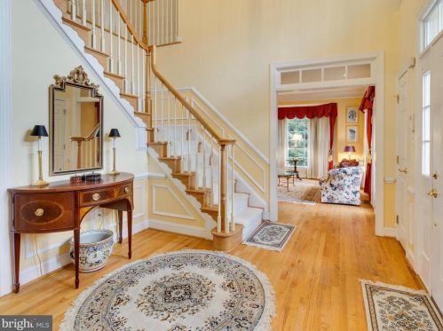 1654 Great Falls St, Mc Lean VA  22101-5060 exterior