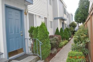 10555 Midvale Ave, Seattle WA  98133-7051 exterior