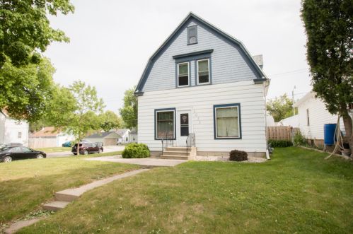 1031 Howard Ave, Milwaukee, WI 53207-3941