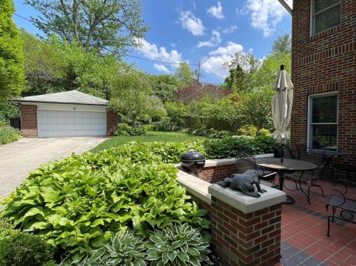 26 Ridgemoor Dr, Saint Louis MO 63105-3058 exterior