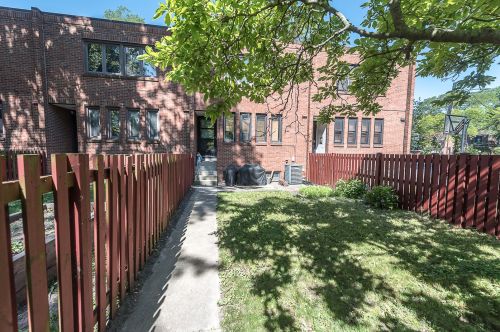 5225 Kimbark Ave, Chicago IL  60615-4009 exterior