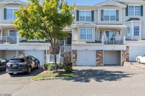 1006 Robin Ct, Green Brook NJ 08812-1737 exterior