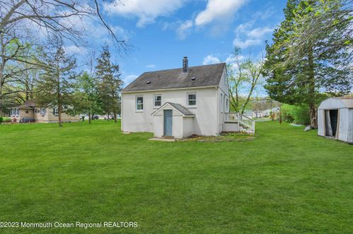 631 Maria St, Jackson Twp NJ  08527-5285 exterior