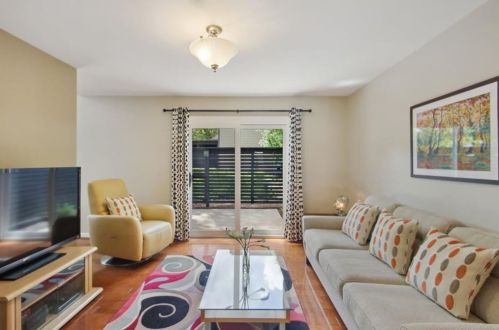 41 Forrest Pl, Atlanta GA 30328-4871 exterior