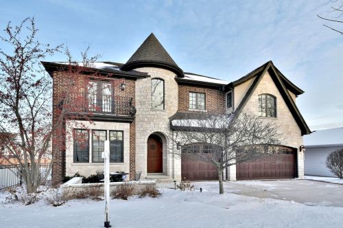 523 Hawthorne Ave, Elmhurst, IL 60126-3745