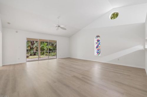 812 102 Ave, Naples FL 34108-3216 exterior