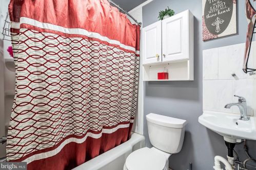 865 Melrose Ave, Trenton NJ 08629-2508 exterior