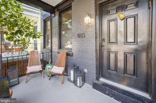1933 Smt Pl, Washington DC 20002-1353 exterior