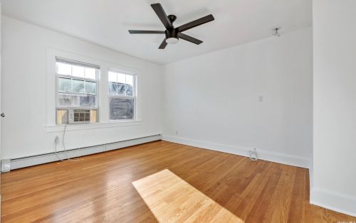 19 High St, Valley Stream NY 11581-1417 exterior