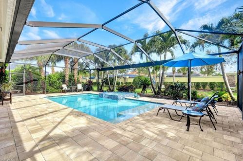 9314 Quarry Dr, Naples FL 34120-5256 exterior