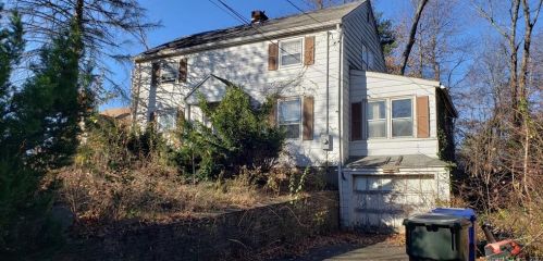 28 Hartford Ave, Hartford, CT 06109-1805