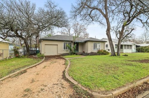 1604 32nd St, Austin TX  78722-1902 exterior