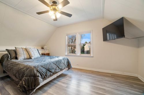 609 2nd St, Duluth MN 55805-2011 exterior