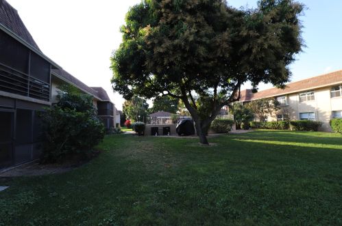 1201 13th St, Boca Raton FL  33486-2106 exterior