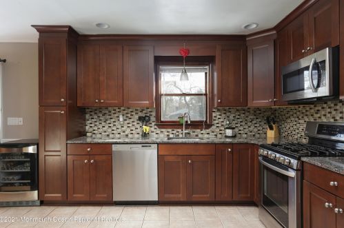 305 Brick Ave, Berkeley Township NJ 08721-3207 exterior