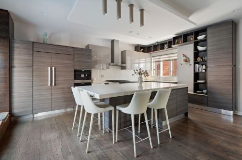 2056 Lincoln Ave, Chicago IL 60659-2314 exterior