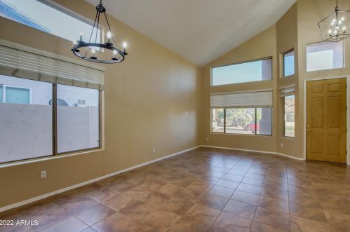 516 Anderson Ave, Phoenix AZ  85022-2370 exterior