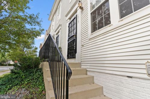 1813 Tobias Dr, Washington DC 20020-2955 exterior