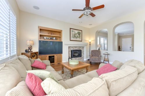 4054 Borders Dr, Folsom CA 95762-5415 exterior