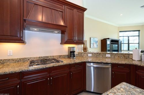 6524 Costa Cir, Naples FL 34113-1710 exterior