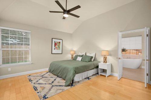 8119 Frst Hts Ln, Austin TX 78749-3506 exterior