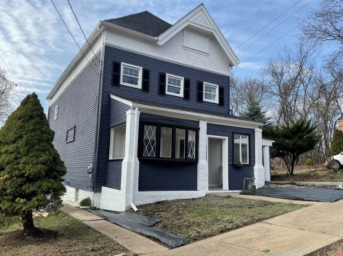 1319 Everett St, Pittsburgh PA  15221-1860 exterior