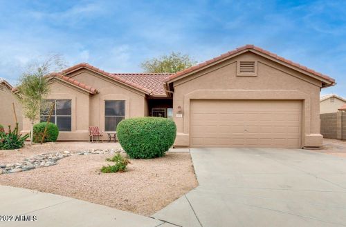 1492 Westchester Dr, Chandler, AZ 85249-8553