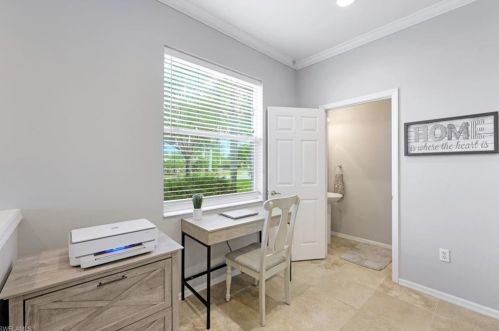 1084 Hampton Cir, Naples FL 34105-4823 exterior