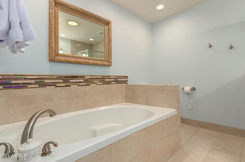 2710 Cinnabar Ave, Phoenix AZ 85020-1815 exterior