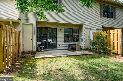 2 Drewes Ct, Trenton NJ 08648-2627 exterior