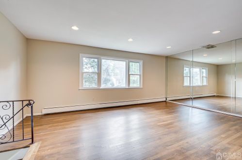 11 Falcon Dr, Edison NJ 08820-2759 exterior