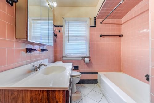 8748 Dorchester Ave, Chicago IL 60619-7010 exterior