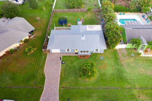 709 Dorchester St, Fort Pierce FL  34983-8762 exterior