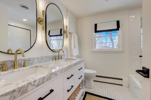 2738 117th Pl, Milwaukee WI  53222-4102 exterior